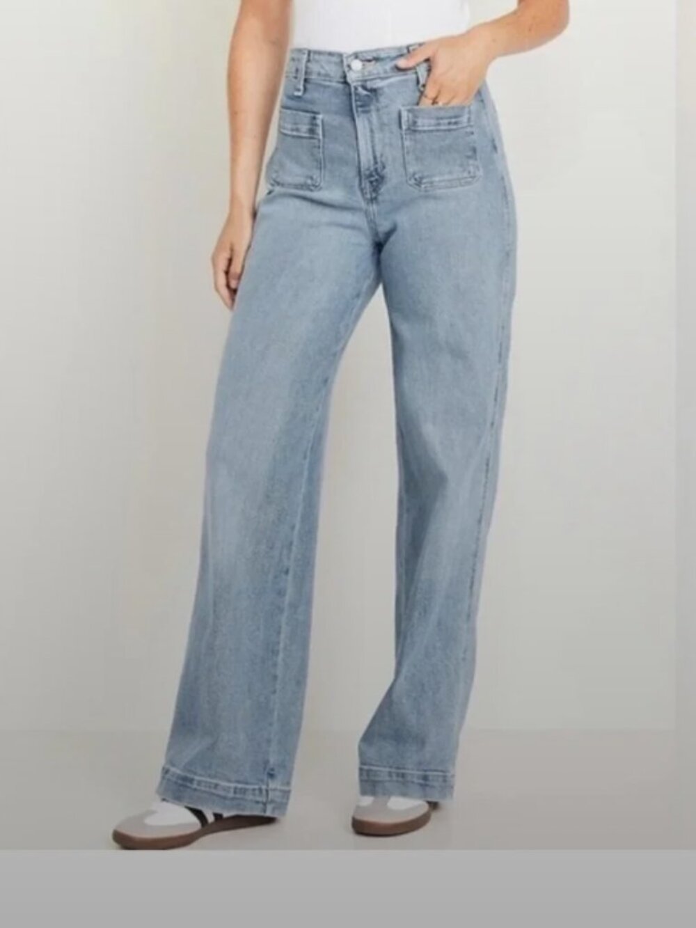 Old Navy Light Wash Wide-Leg Jeans